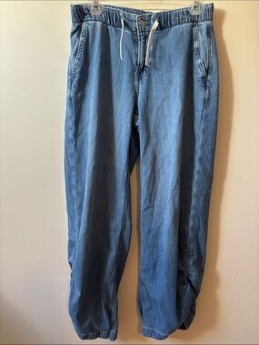 American Eagle Outfitters Relaxed Light Blue Drawstring Jeans